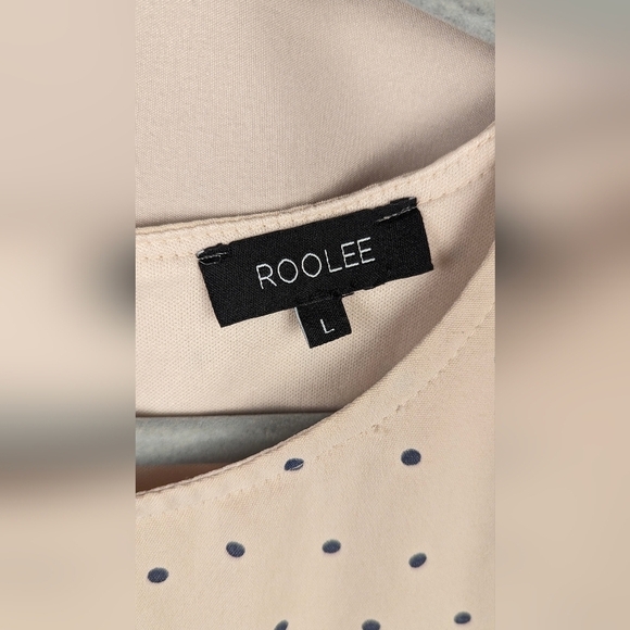 Roolee large polka dot dress tan & navy with ruffles sleeve detail with pockets - Picture 4 of 5